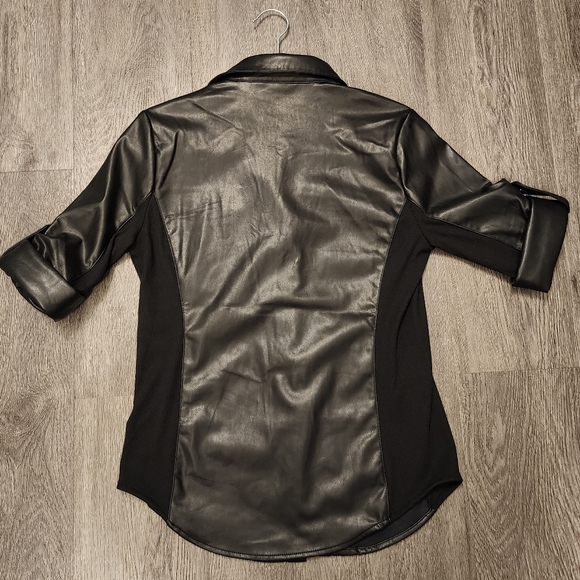 CI Sonno black faux leather button up top. - Picture 5 of 6